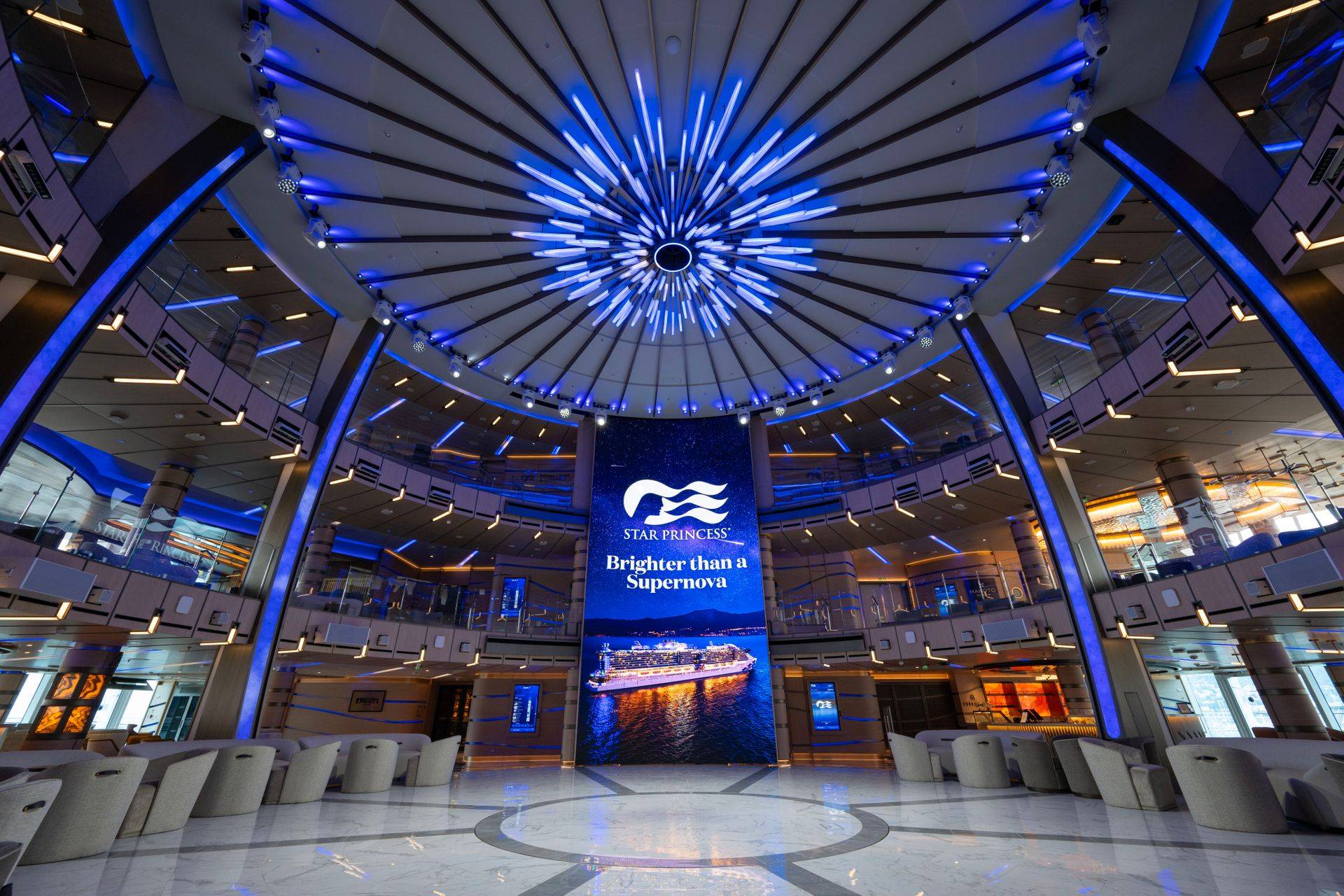 中庭廣場 The Piazza